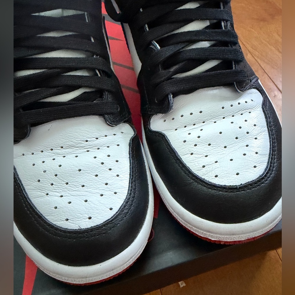Women’s Air Jordan 1 Retro High ‘Satin Black Toe’ - Picture 4 of 12